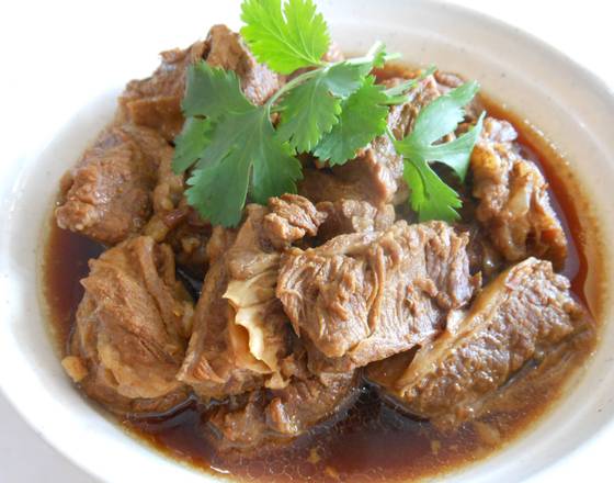 63. Stewed Beef Brisket with Lettuce 柱侯牛腩